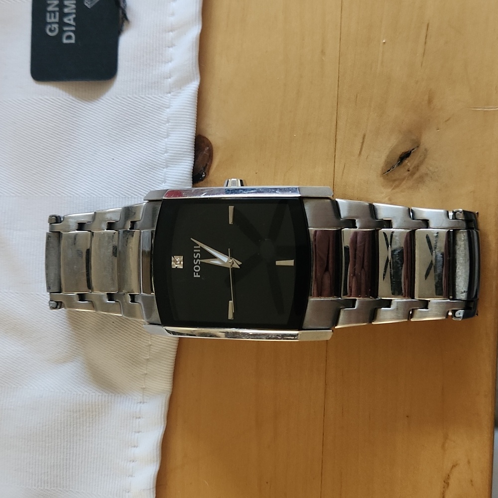 FOSSIL WATCH WITH DIAMOND - Picture 2 of 5